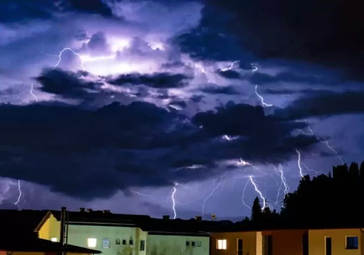 Symbolfoto zu einem Beitrag von 5min.at: Unwetter und Blitze in Kärnten