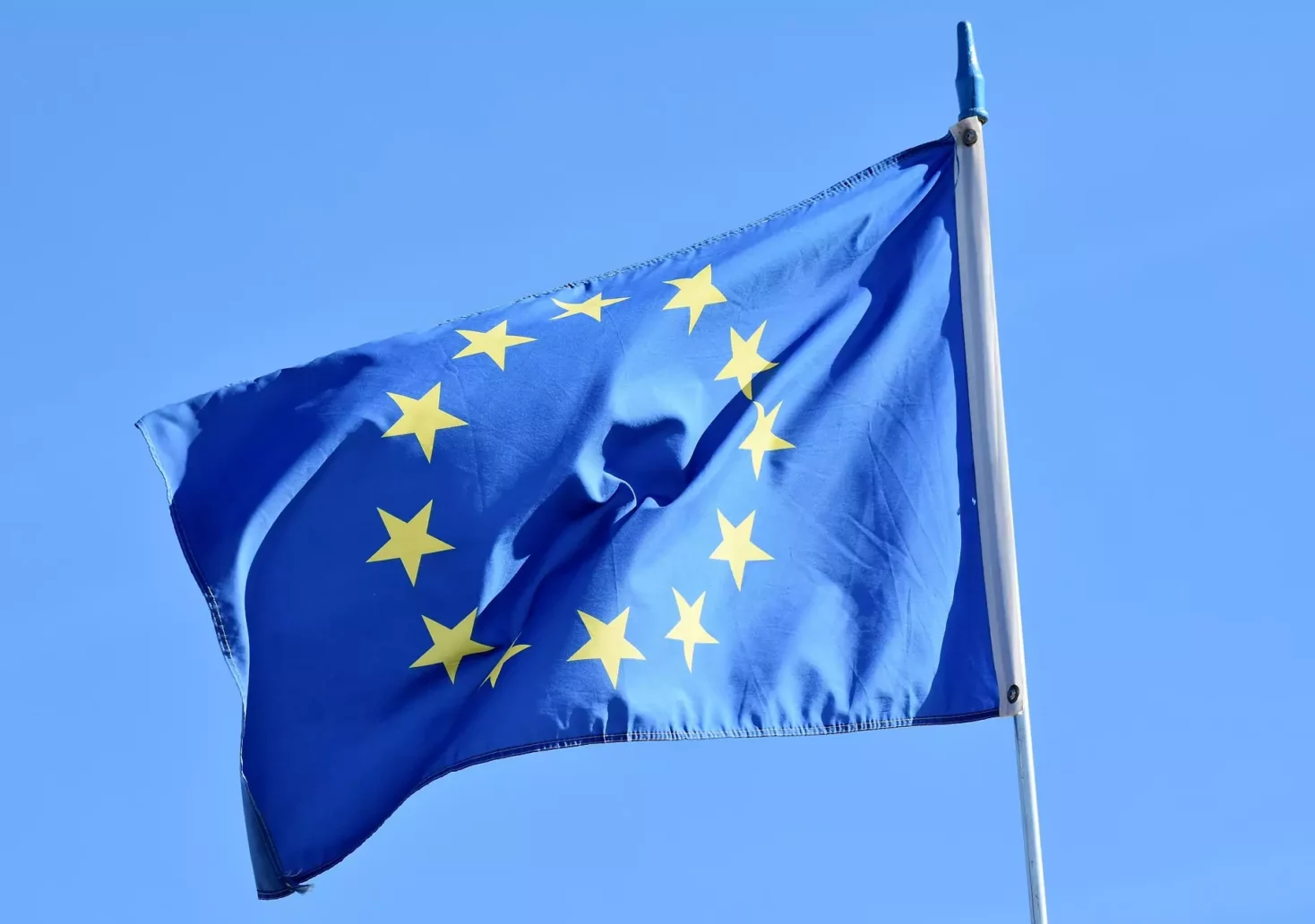 Das Bild auf 5min.at zeigt die EU-Flagge.