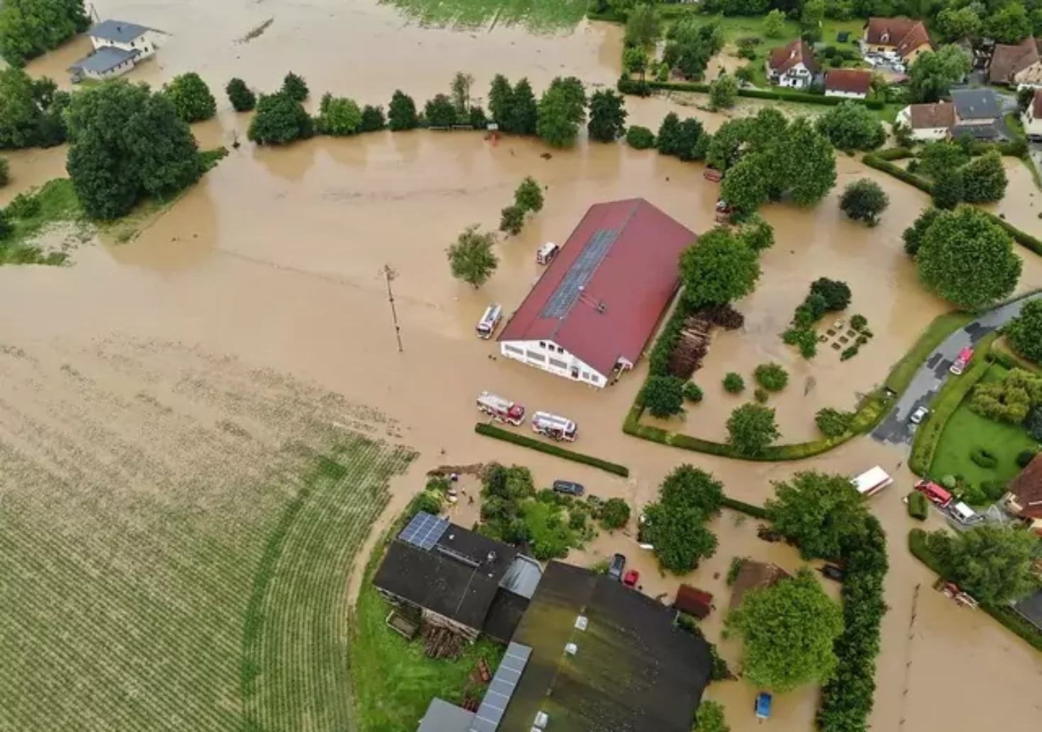 Bild auf 5min.at zeigt Überschwemmungen in Fürstenfeld.