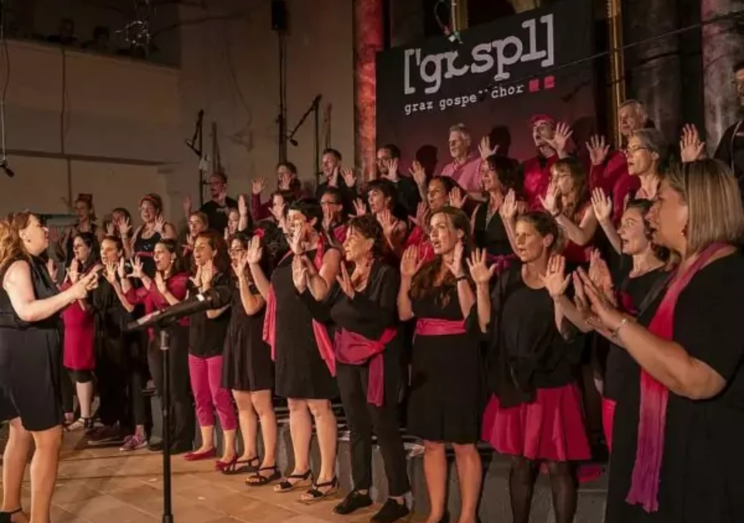 The photo on the 5min.at website shows the Graz Gospel Choir.