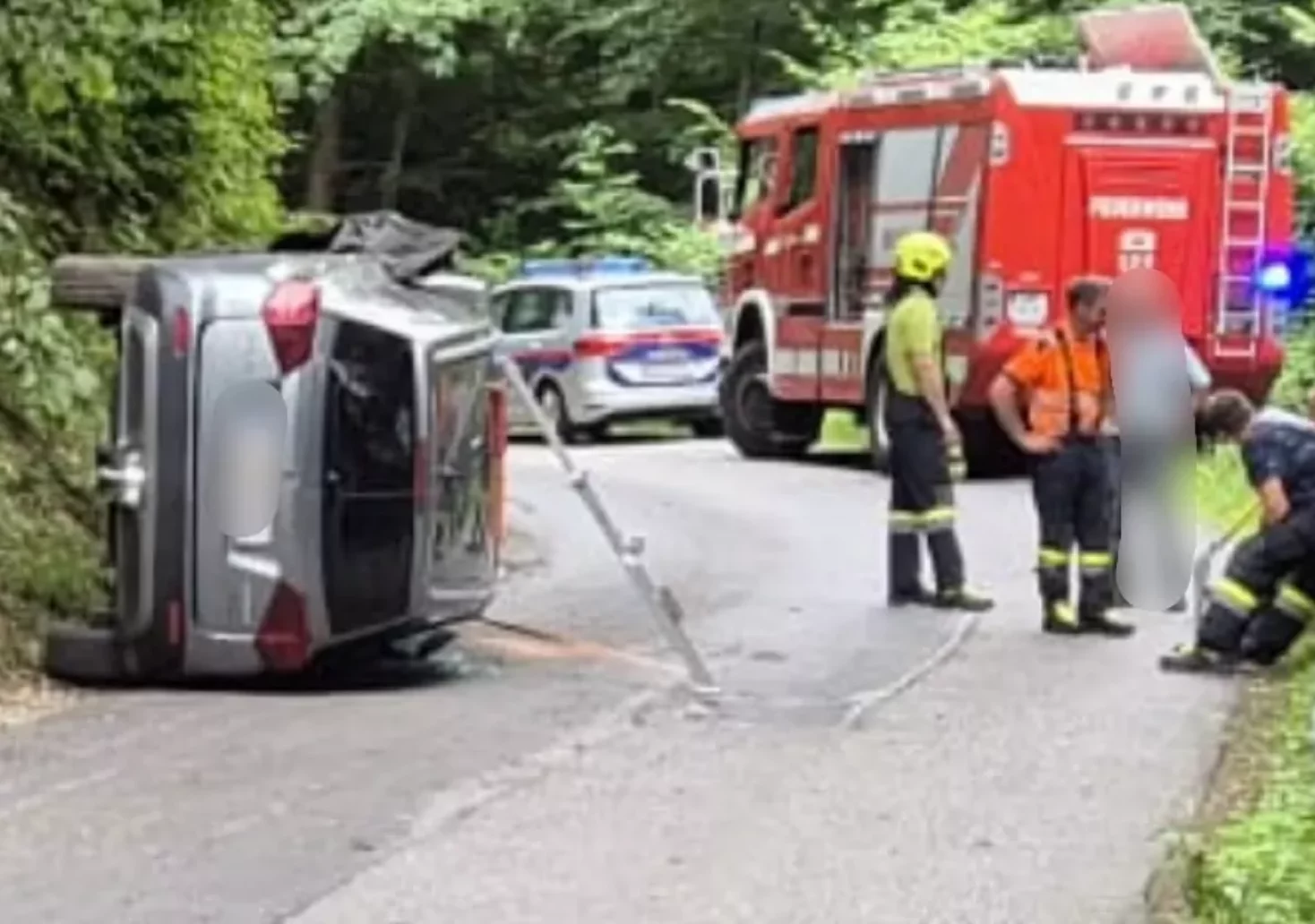 Foto auf 5min.at zeigt einen Autounfall in Wernberg